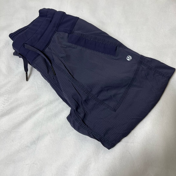 Lululemon Studio Crop 2   #2-21 - Picture 7 of 16